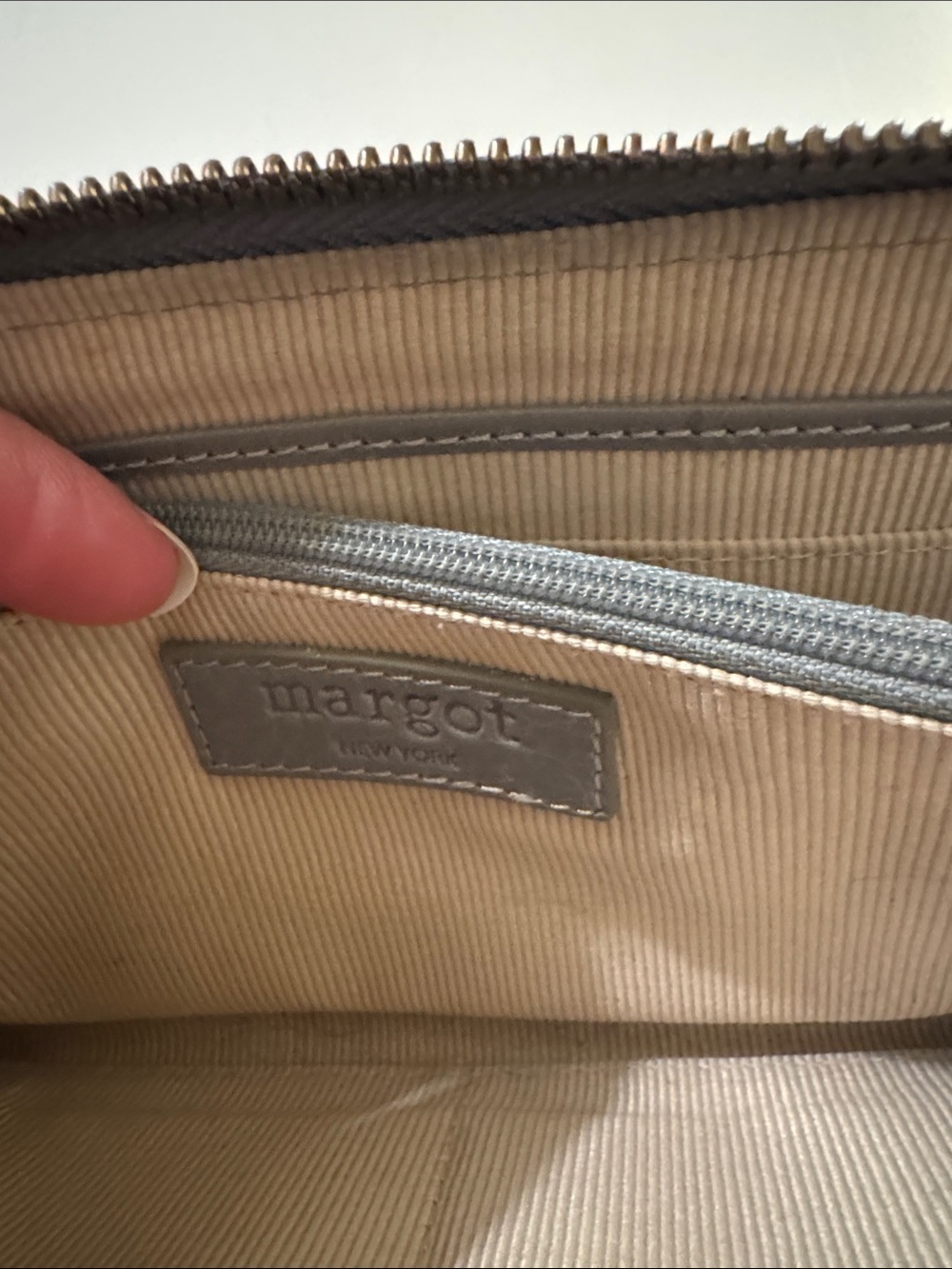 Gray Leather Margot New York Anthropologie Gabby Zip Around Wallet Wristlet EUC - Picture 9 of 10